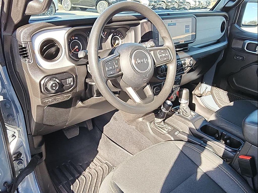 used 2025 Jeep Gladiator car, priced at $34,987
