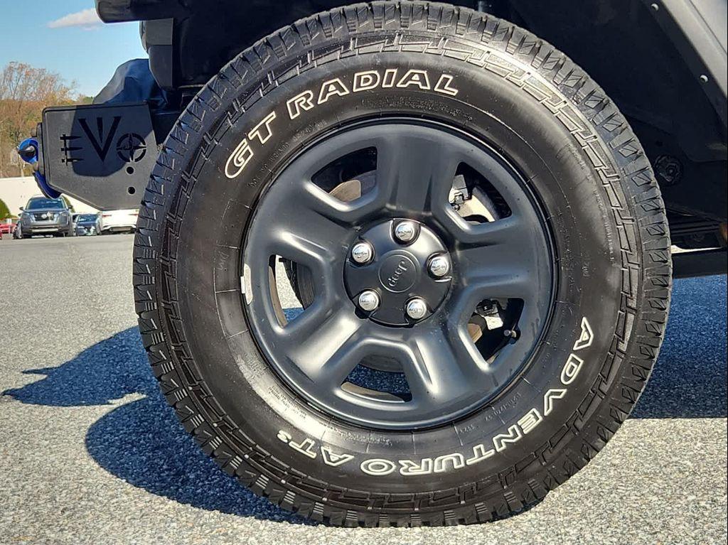 used 2025 Jeep Gladiator car, priced at $34,987