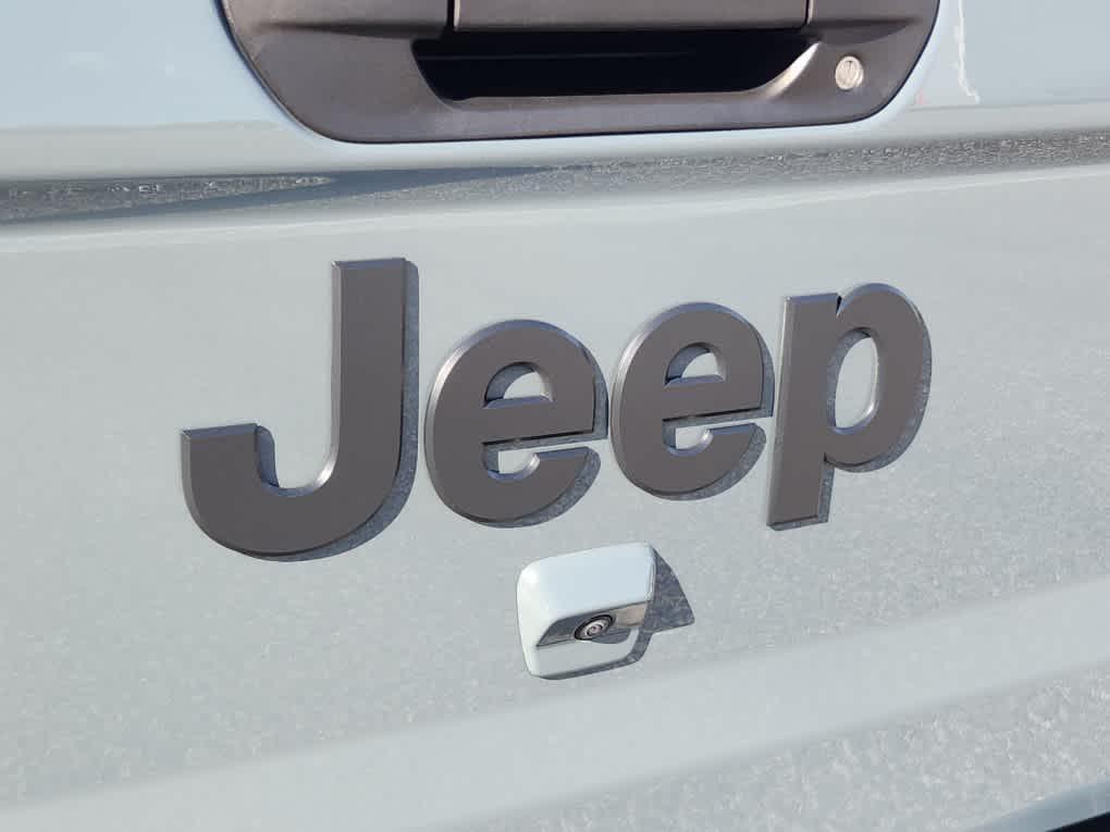 used 2025 Jeep Gladiator car, priced at $34,987