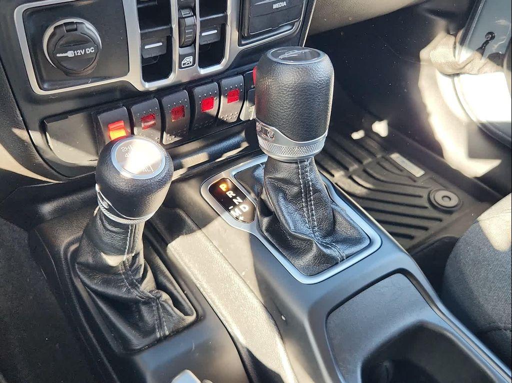 used 2025 Jeep Gladiator car, priced at $34,987