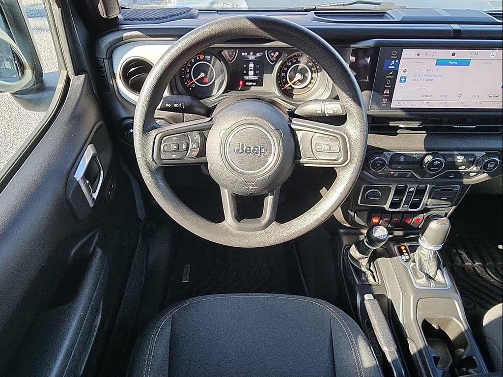 used 2025 Jeep Gladiator car, priced at $34,987