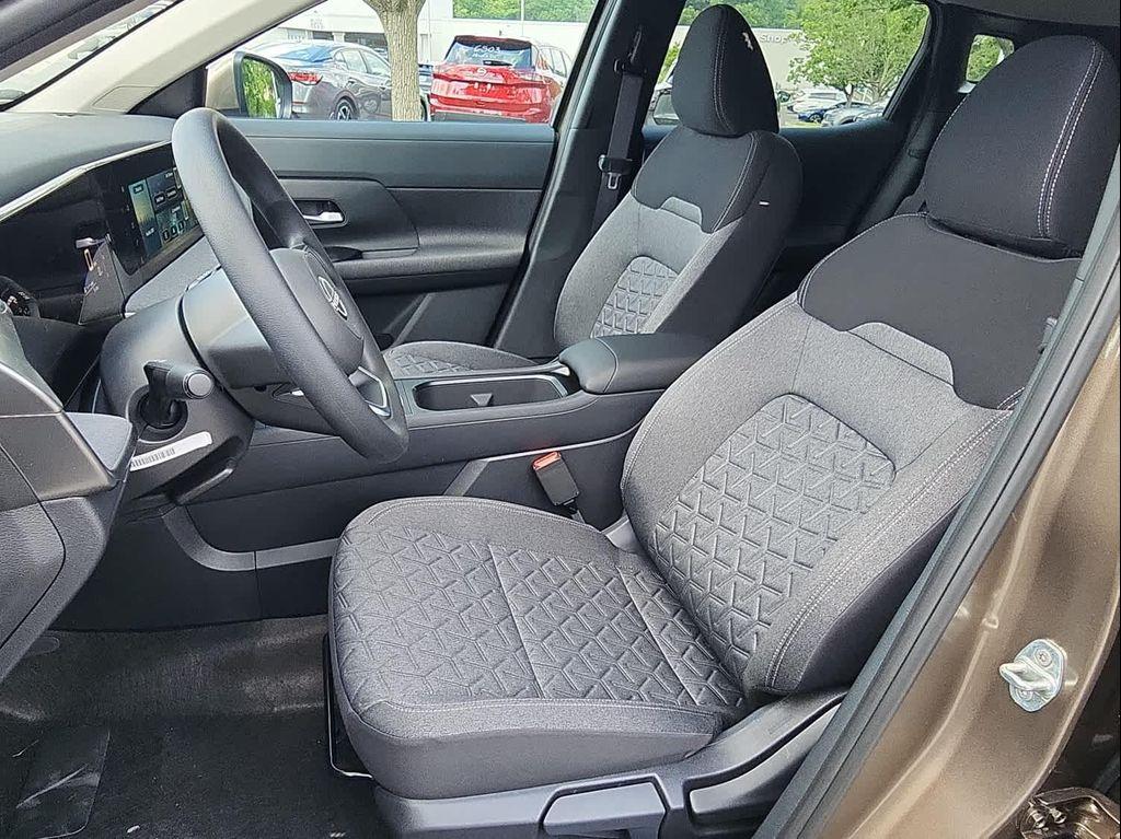 new 2025 Nissan Kicks car, priced at $24,083