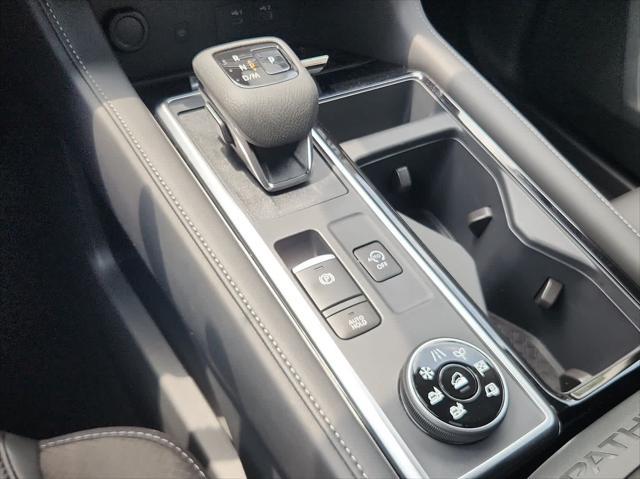 new 2025 Nissan Pathfinder car, priced at $47,735
