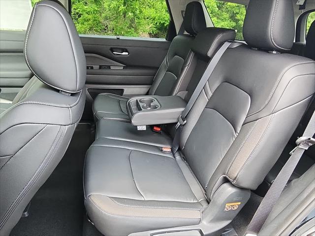 new 2025 Nissan Pathfinder car, priced at $47,735
