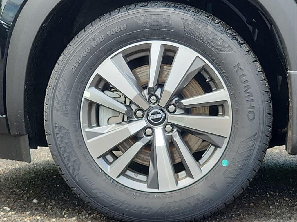 new 2025 Nissan Pathfinder car, priced at $43,738