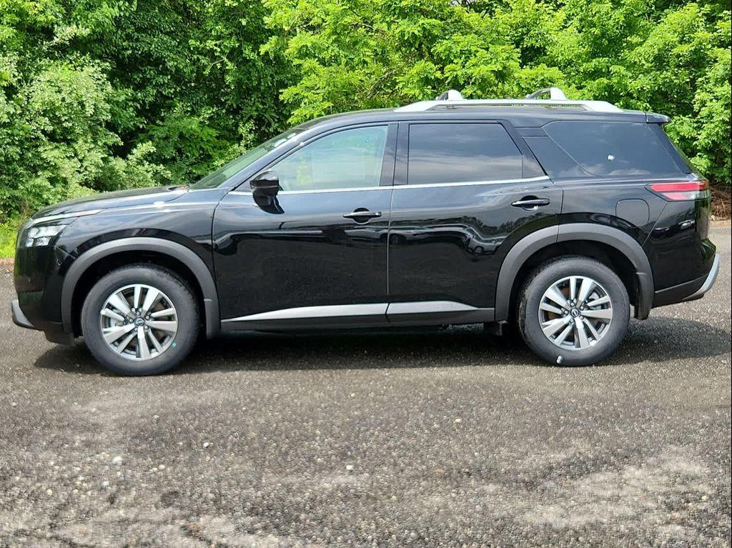 new 2025 Nissan Pathfinder car, priced at $43,738