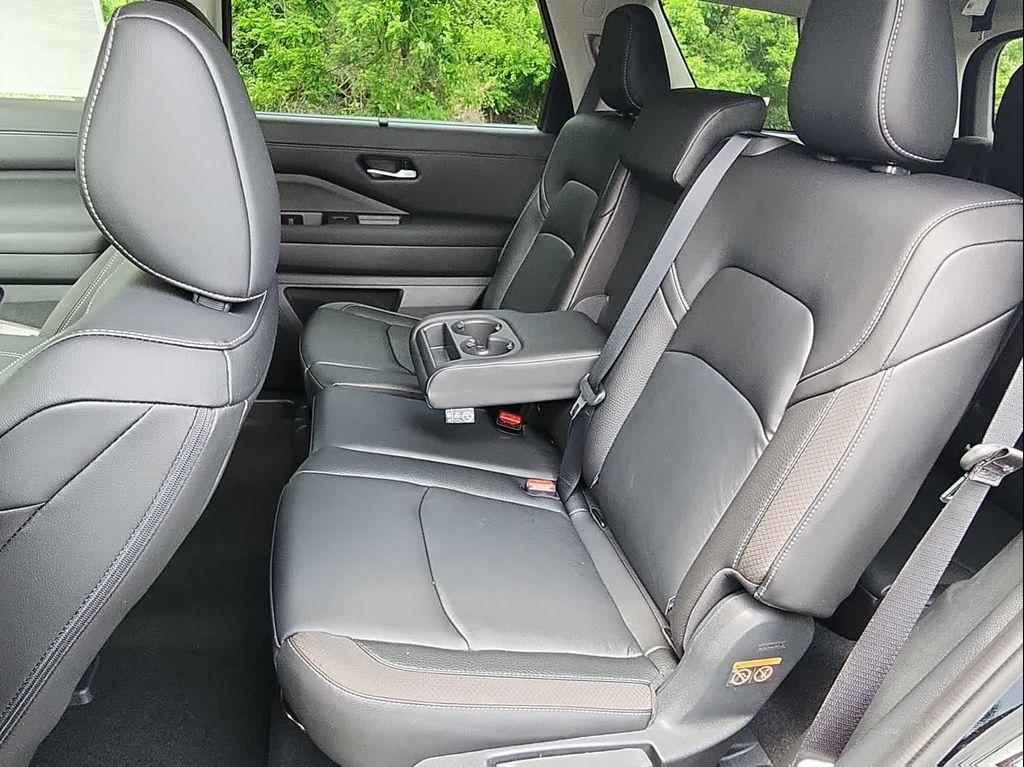 new 2025 Nissan Pathfinder car, priced at $43,738