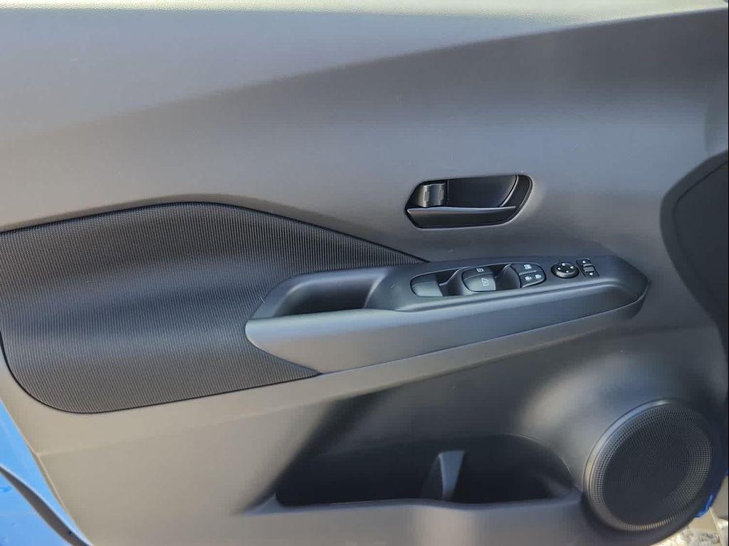new 2025 Nissan Kicks car, priced at $22,283