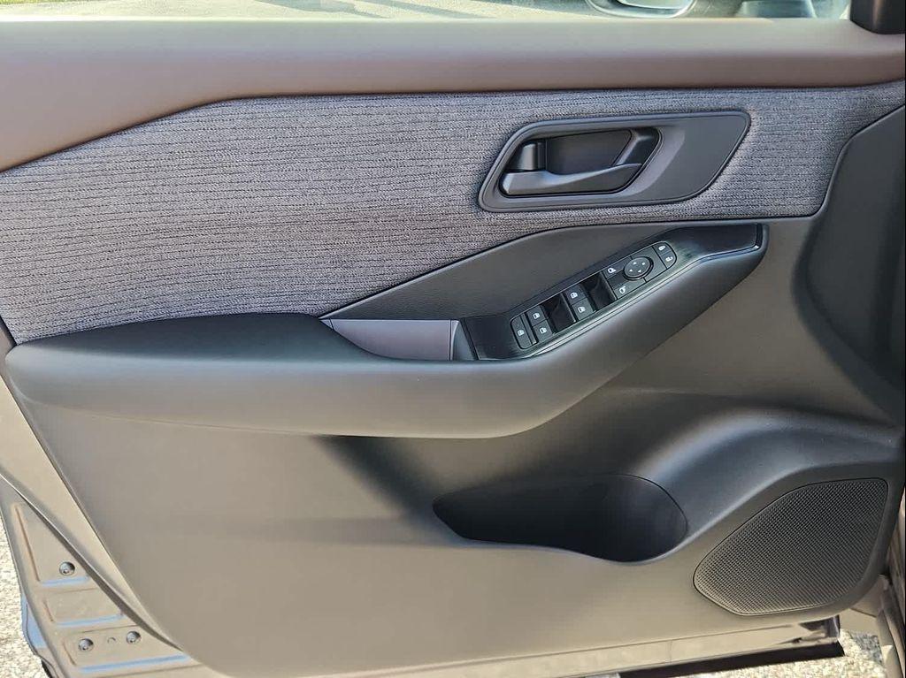 used 2023 Nissan Rogue car, priced at $23,997