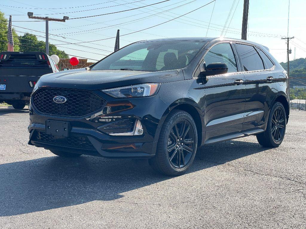 used 2022 Ford Edge car, priced at $24,900