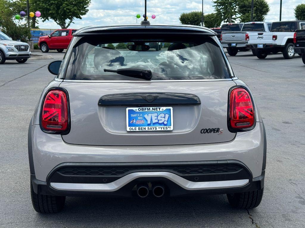 used 2022 MINI Hardtop car, priced at $23,350