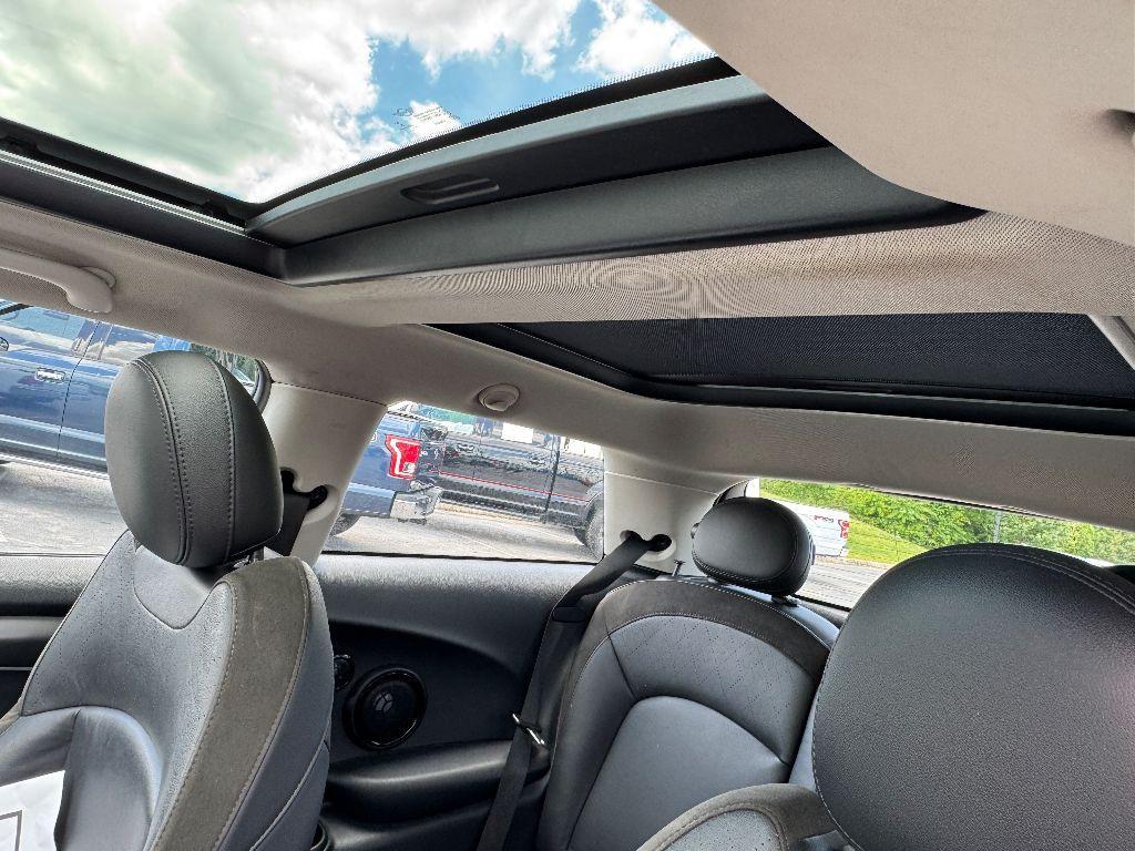 used 2022 MINI Hardtop car, priced at $23,350