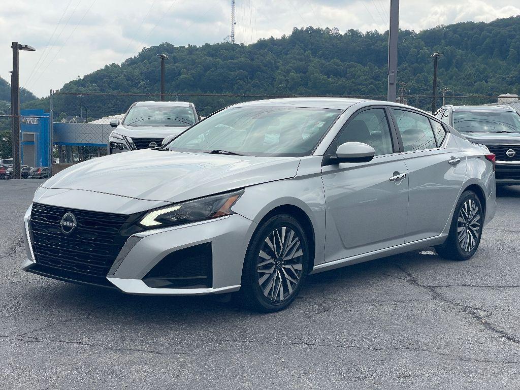 used 2023 Nissan Altima car, priced at $19,999