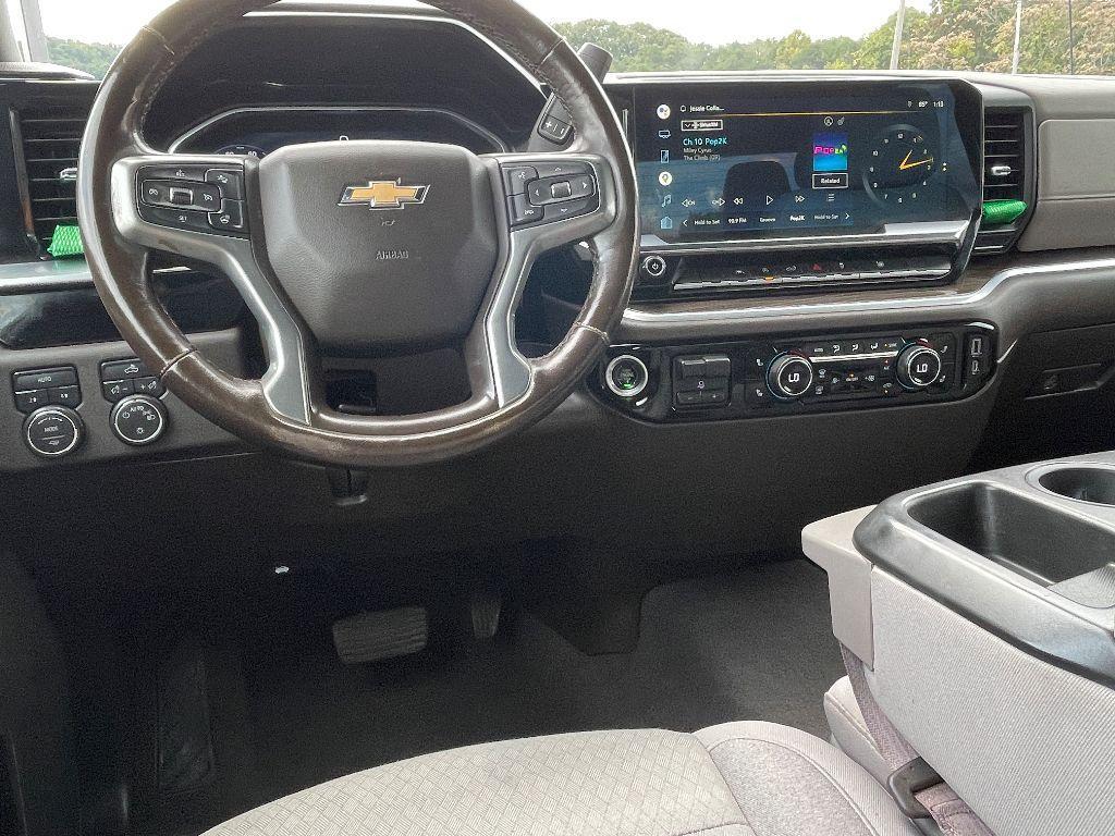 used 2022 Chevrolet Silverado 1500 car, priced at $27,900