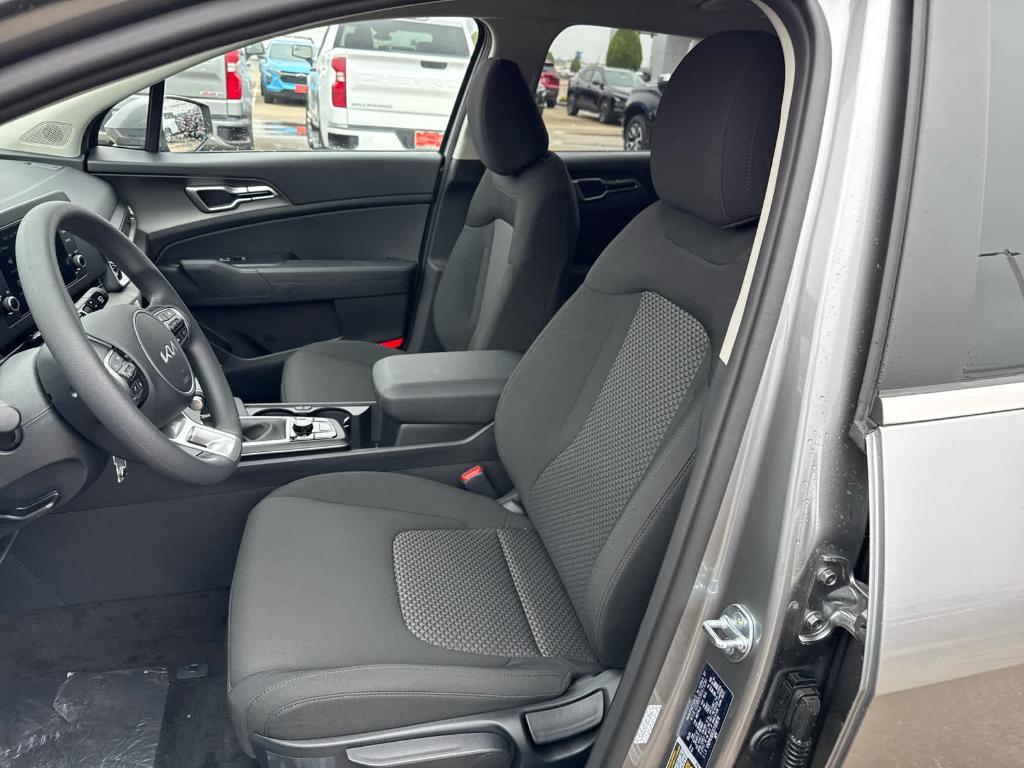 new 2025 Kia Sportage car, priced at $26,190