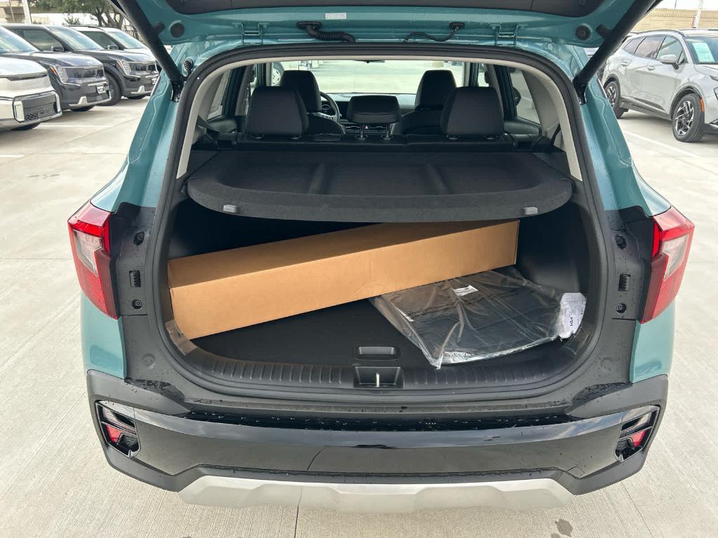 new 2025 Kia Seltos car, priced at $27,785