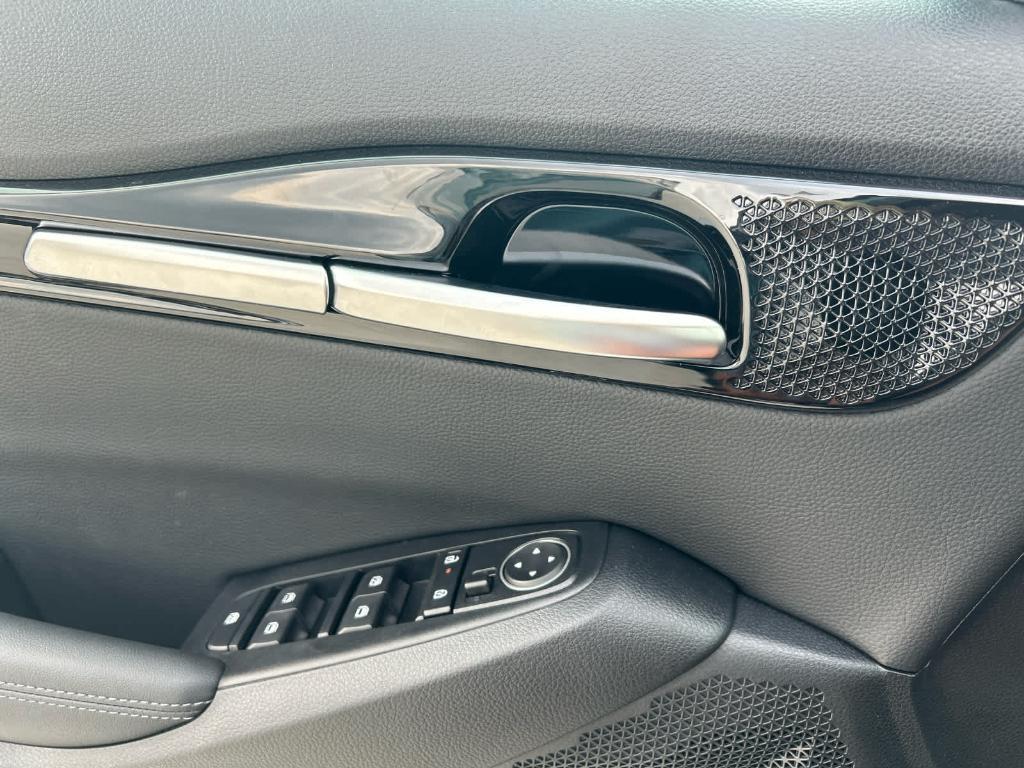 new 2025 Kia Seltos car, priced at $27,785