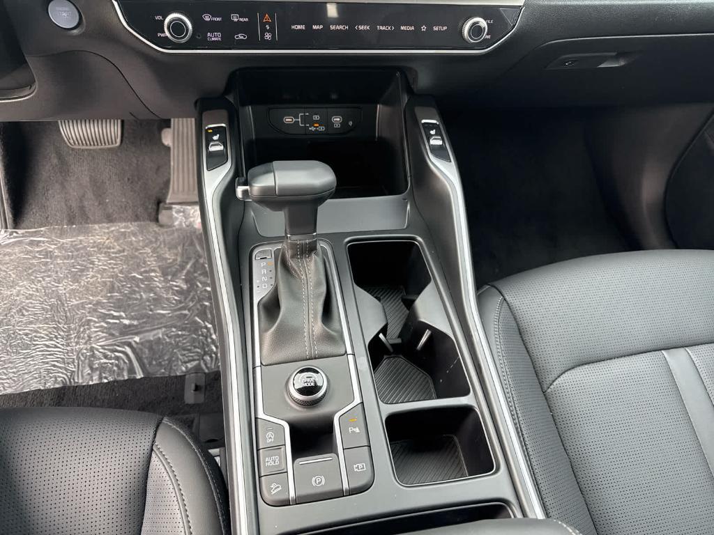 new 2025 Kia Sorento car, priced at $35,035
