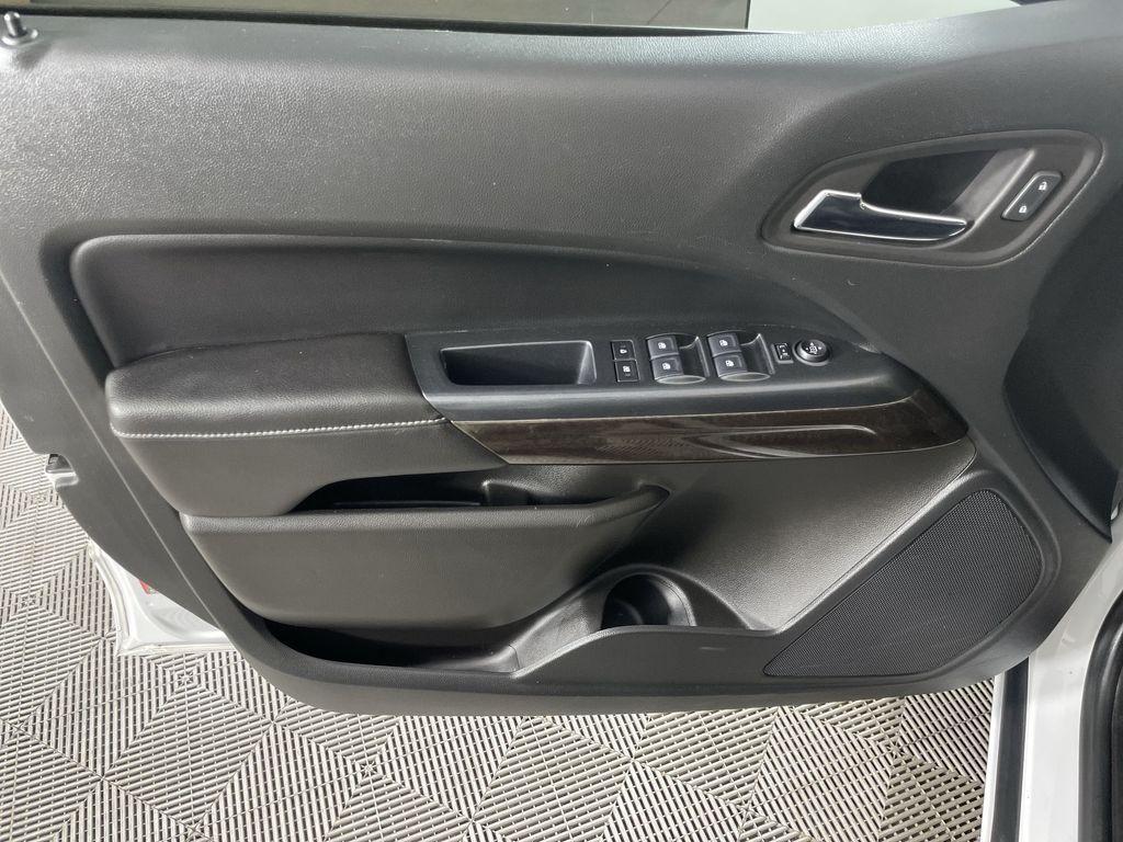 used 2022 GMC Canyon car, priced at $28,999