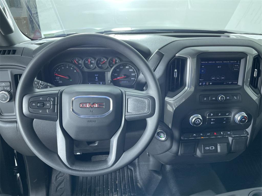 new 2025 GMC Sierra 1500 car, priced at $39,386