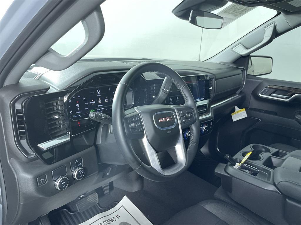 used 2024 GMC Sierra 1500 car, priced at $44,000