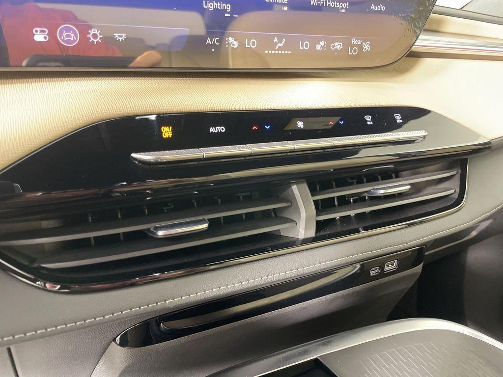 used 2025 Buick Enclave car, priced at $37,238