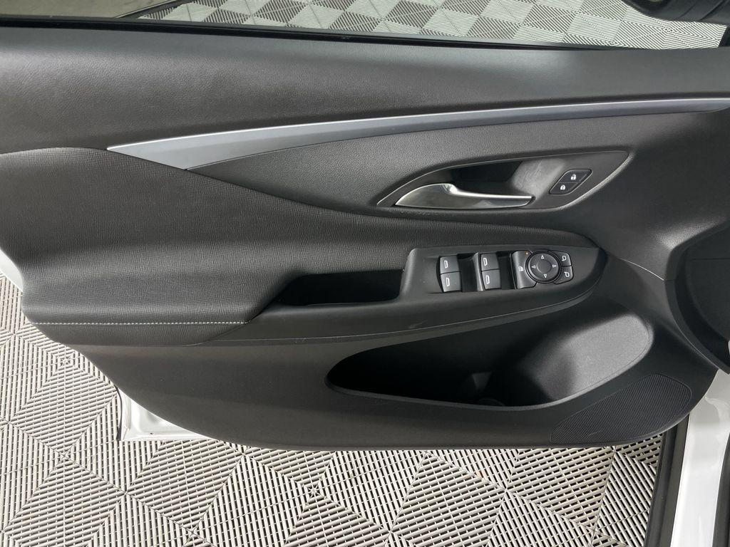 used 2025 Buick Envista car, priced at $28,000