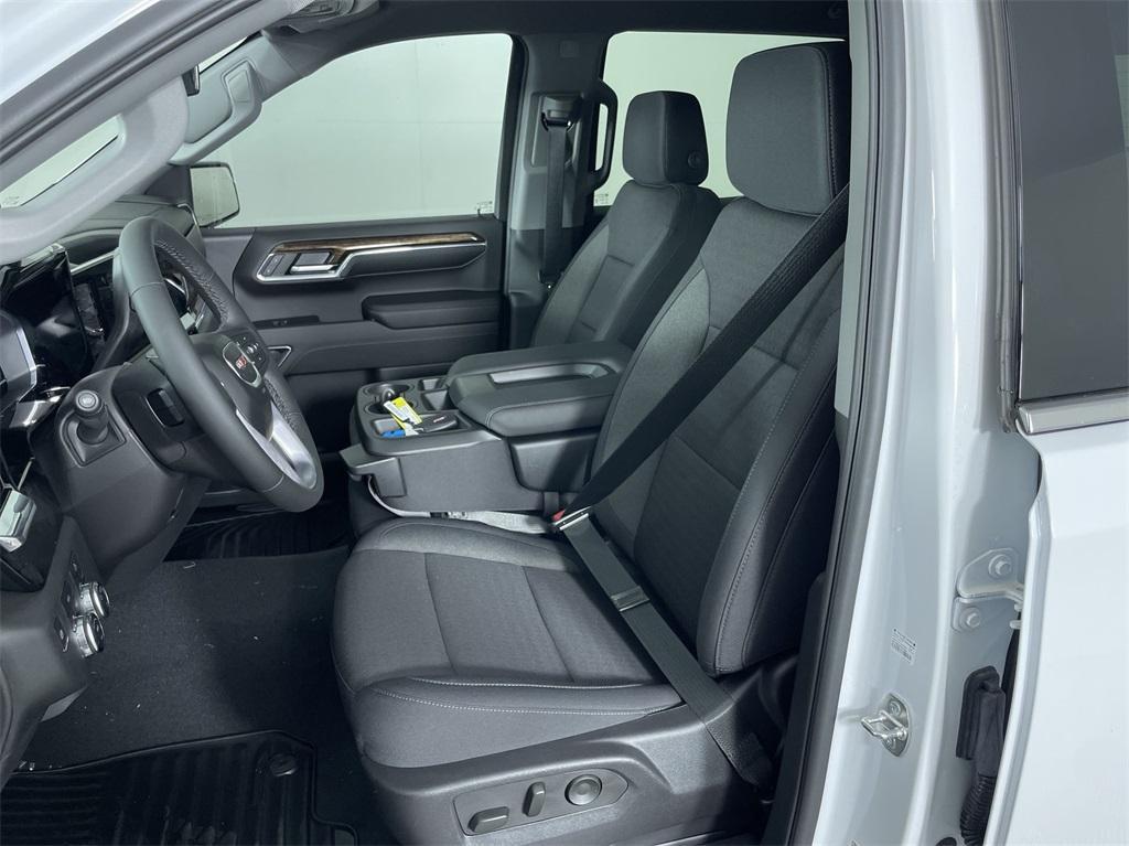 new 2024 GMC Sierra 1500 car, priced at $54,870