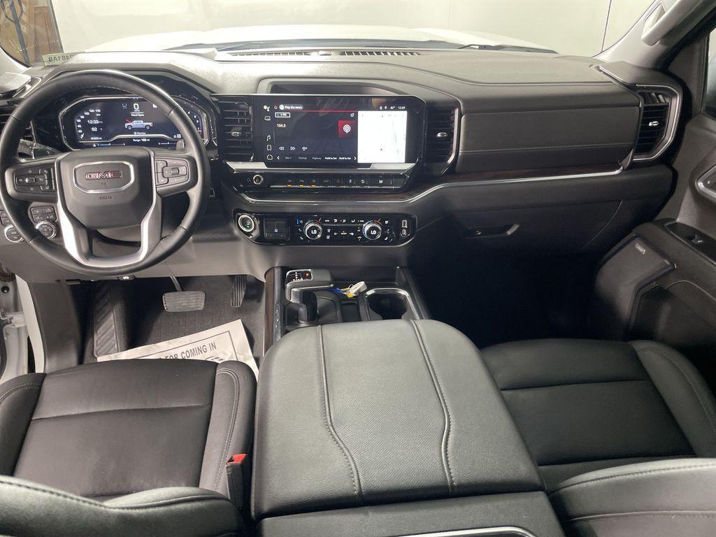 used 2023 GMC Sierra 1500 car, priced at $40,101