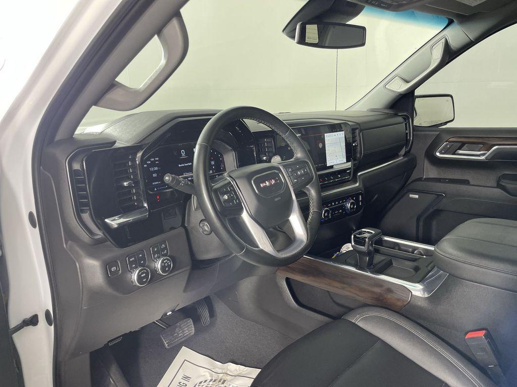 used 2023 GMC Sierra 1500 car, priced at $40,101