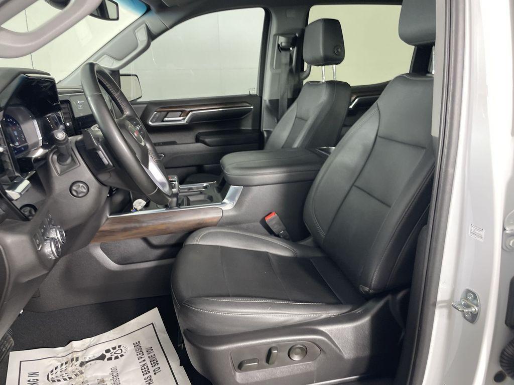 used 2023 GMC Sierra 1500 car, priced at $40,101