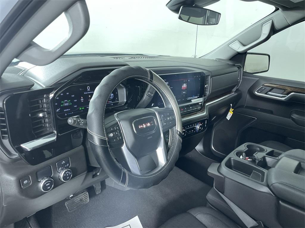 used 2024 GMC Sierra 1500 car, priced at $41,900