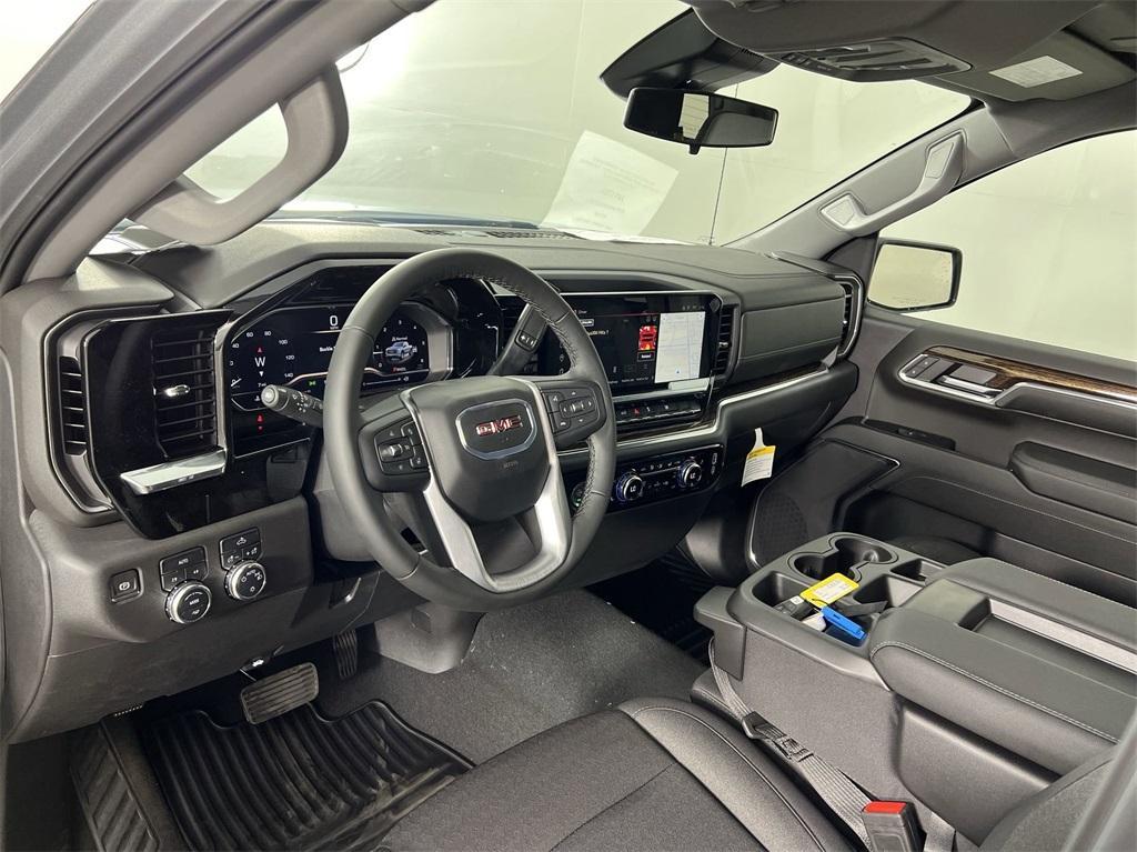 new 2024 GMC Sierra 1500 car, priced at $51,940