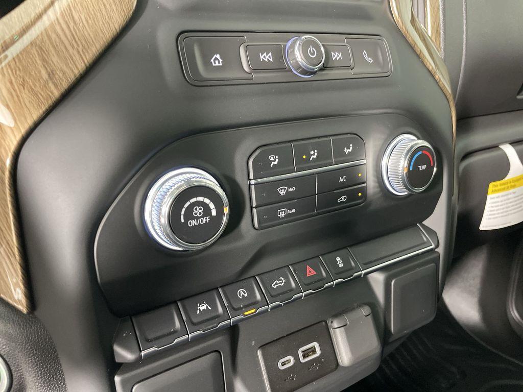 used 2024 GMC Sierra 1500 car, priced at $39,928