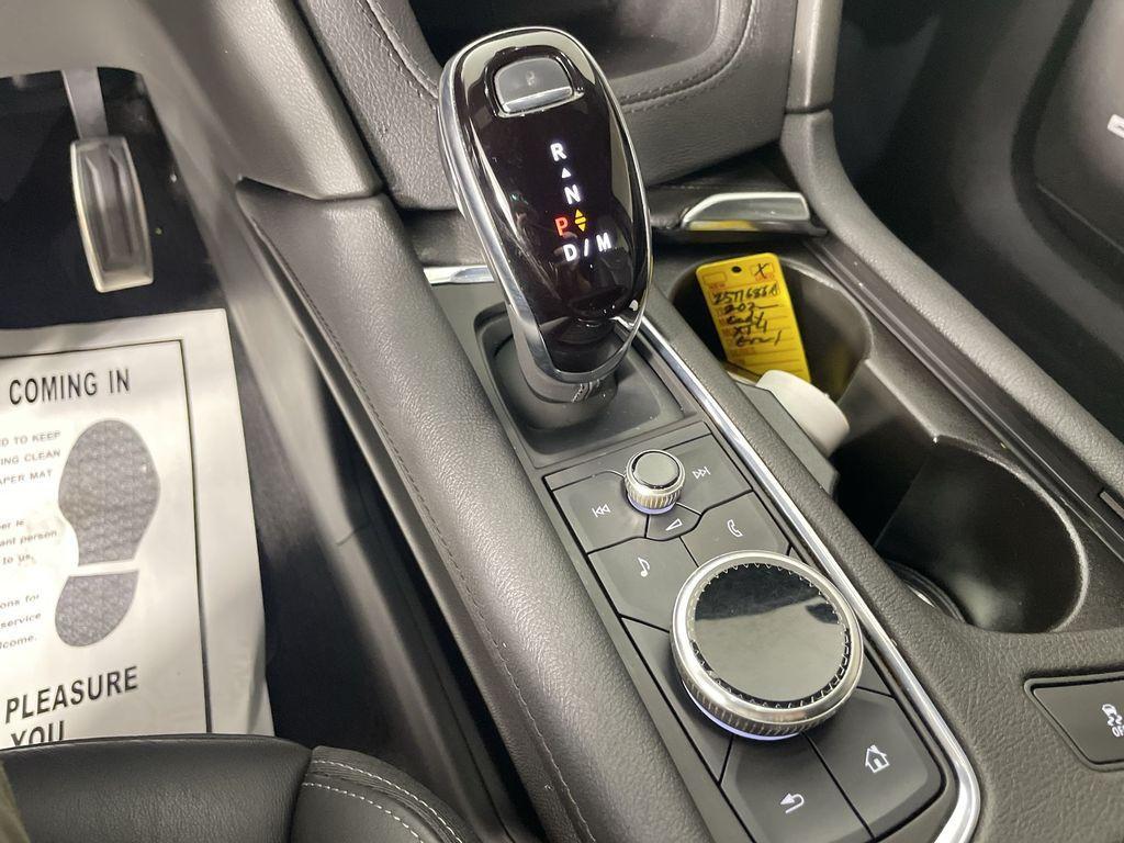 used 2022 Cadillac XT6 car, priced at $44,335