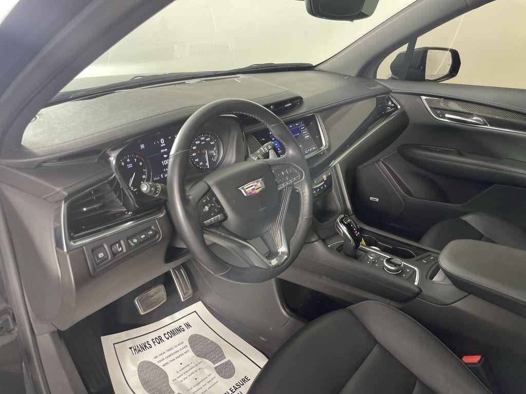 used 2022 Cadillac XT6 car, priced at $44,335