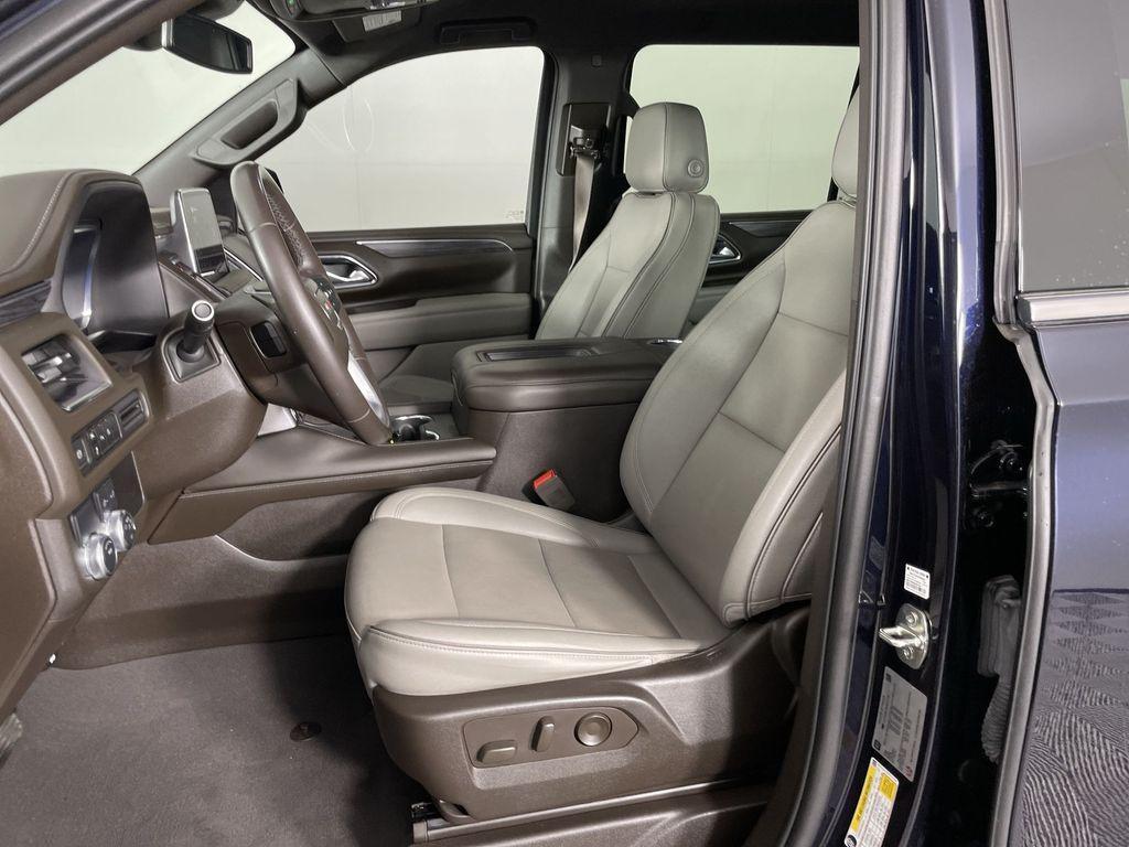 used 2023 GMC Yukon XL car, priced at $59,900