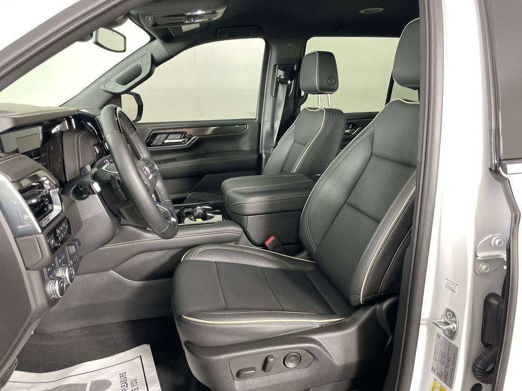 used 2025 GMC Yukon car, priced at $73,000