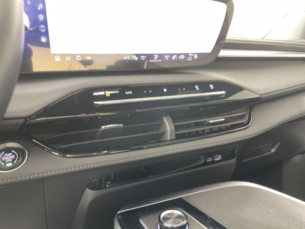 new 2025 Buick Enclave car, priced at $43,590