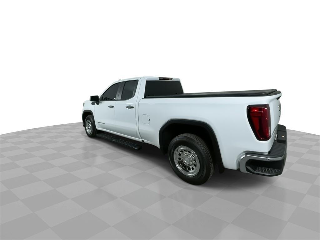 used 2024 GMC Sierra 1500 car, priced at $34,900