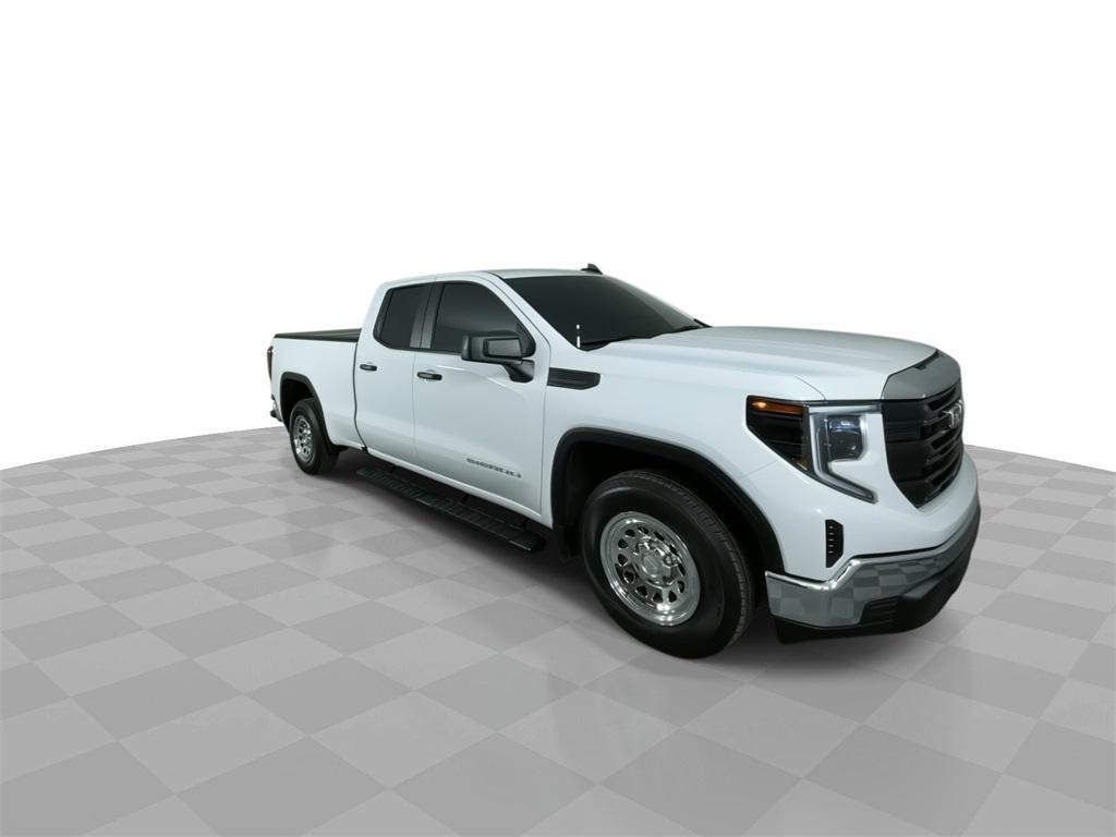 used 2024 GMC Sierra 1500 car, priced at $34,900