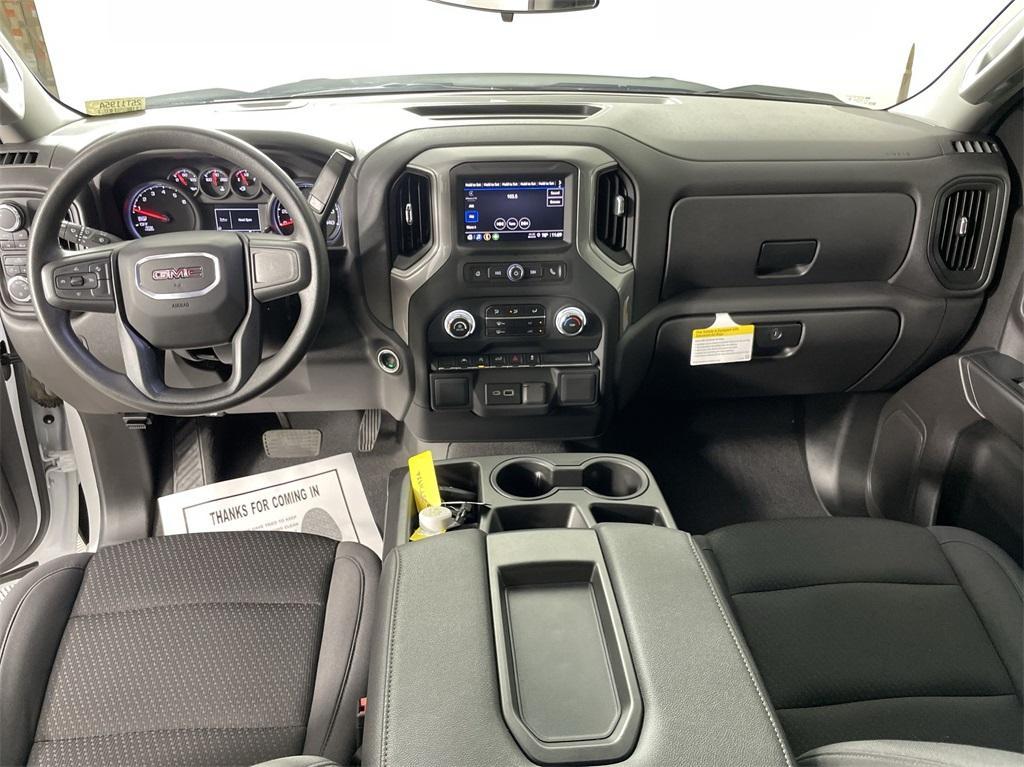 used 2024 GMC Sierra 1500 car, priced at $40,915