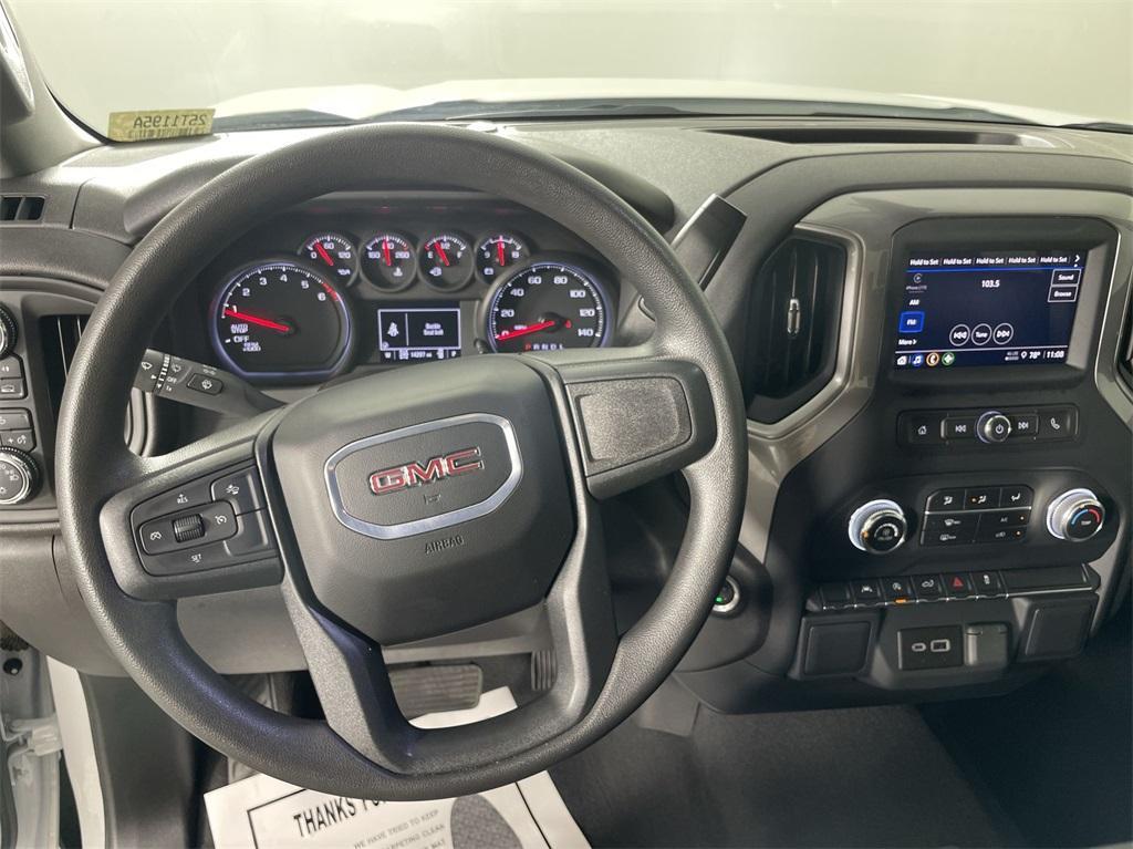 used 2024 GMC Sierra 1500 car, priced at $40,915