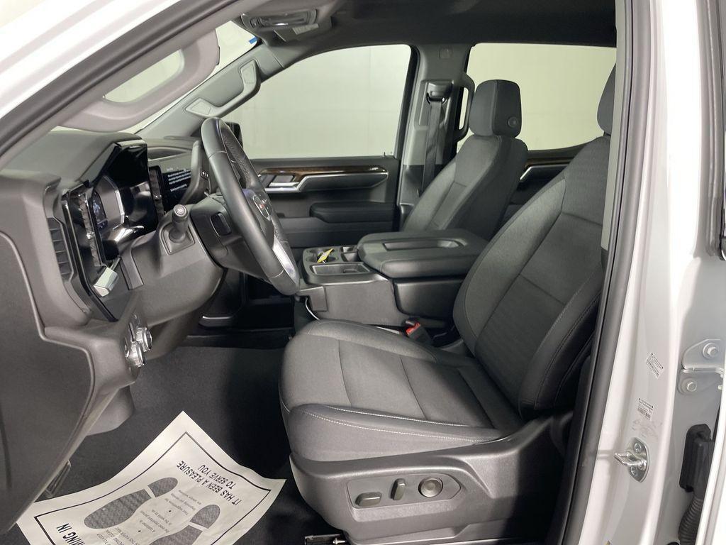 used 2025 GMC Sierra 1500 car, priced at $50,900