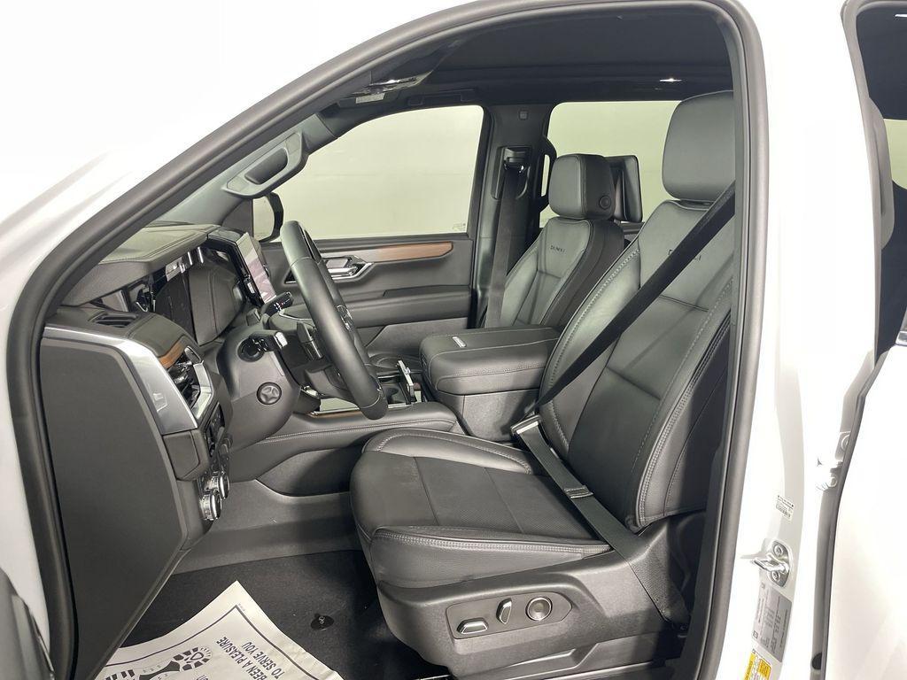 used 2025 GMC Yukon XL car, priced at $88,384