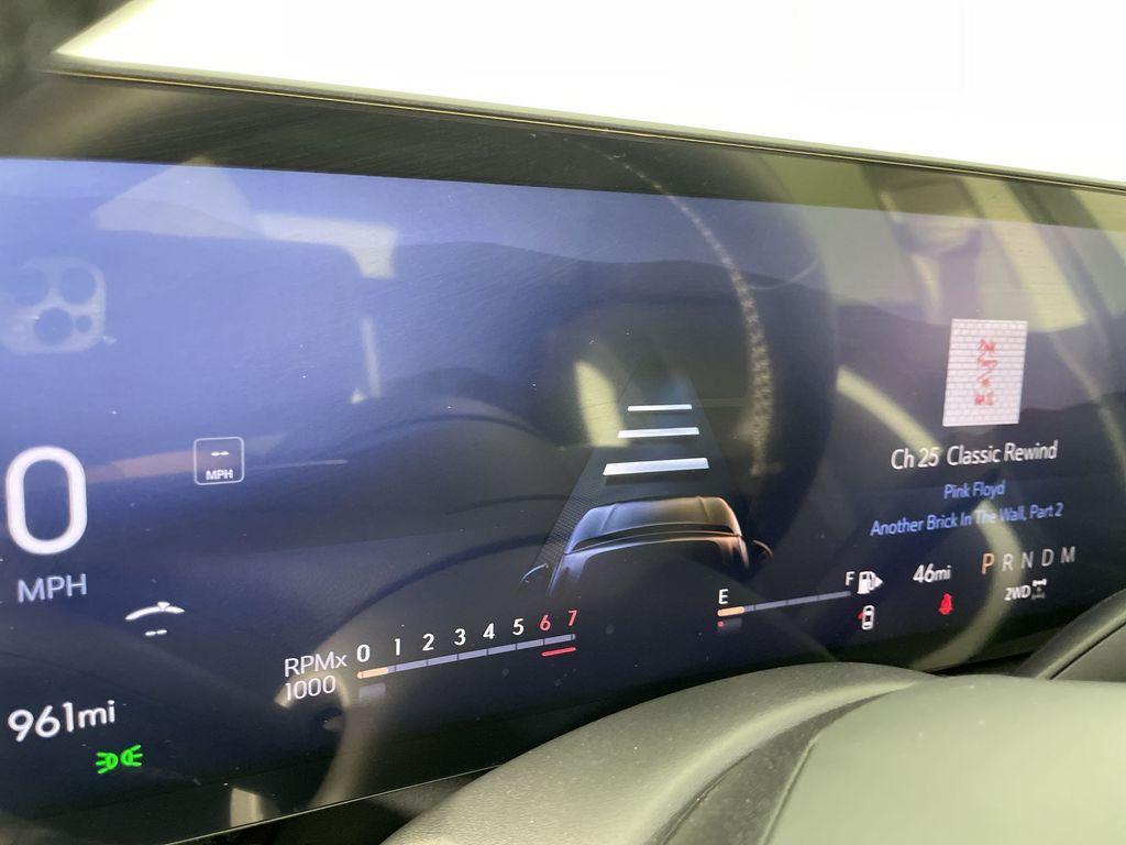 used 2025 Buick Envision car, priced at $37,386