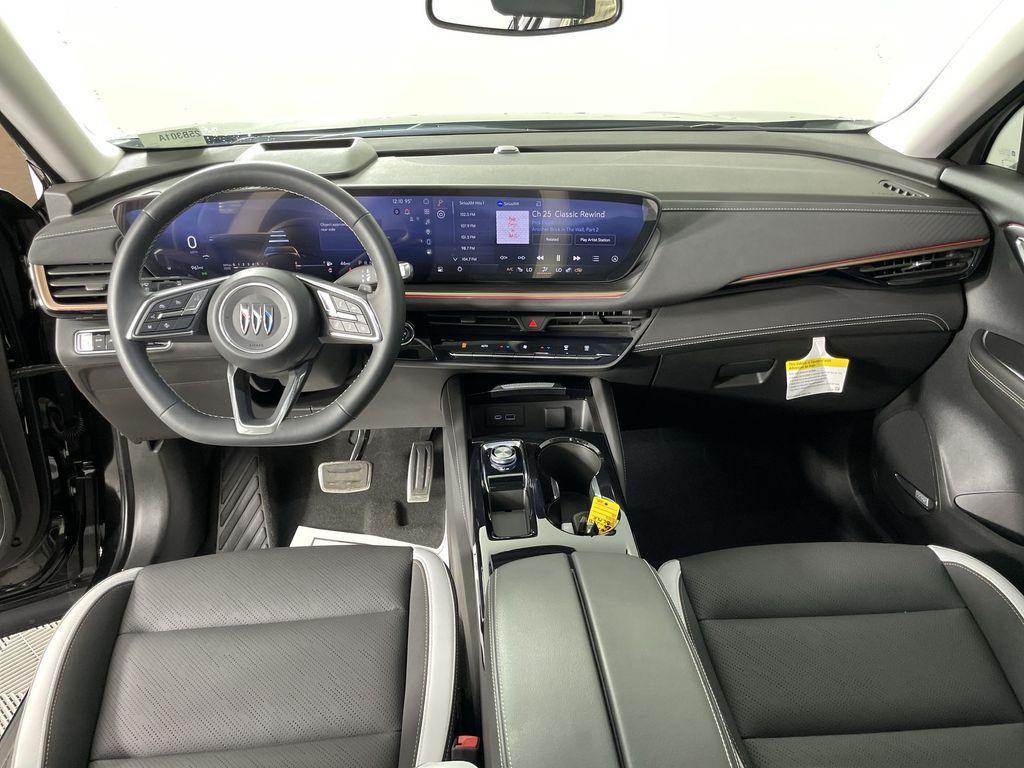 used 2025 Buick Envision car, priced at $37,386
