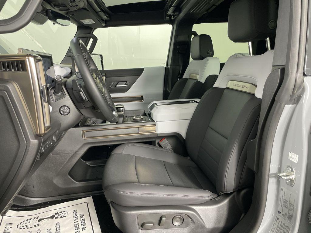 new 2025 GMC HUMMER EV Pickup car, priced at $99,640