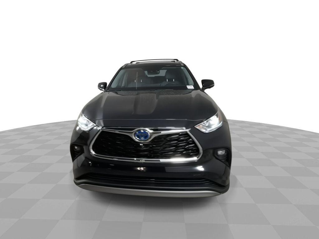 used 2024 Toyota Highlander Hybrid car, priced at $49,700