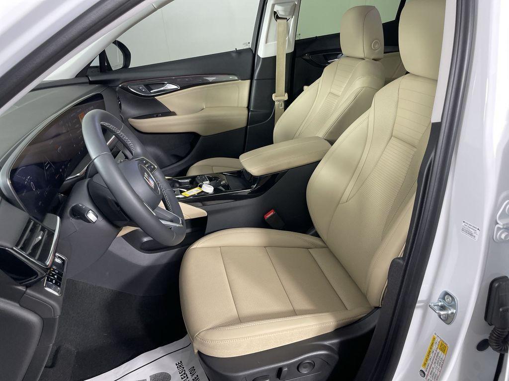 used 2025 Buick Envision car, priced at $34,712